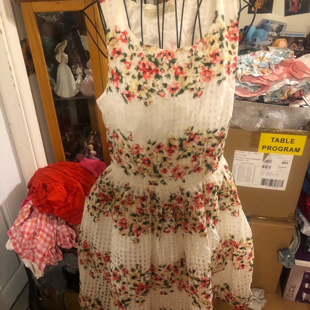 Beautiful floral dress 🌸